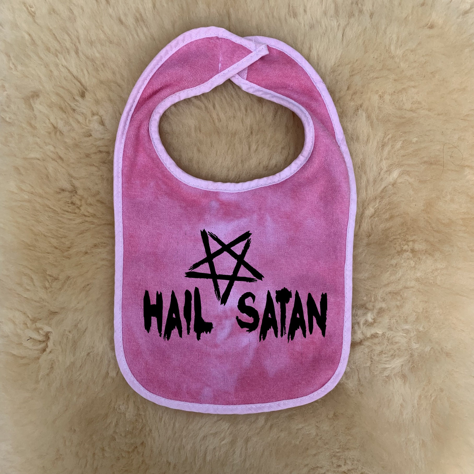 Hail Satan Baby Lätzchen Von 101 Damnations Shop von 101DamnationsShop