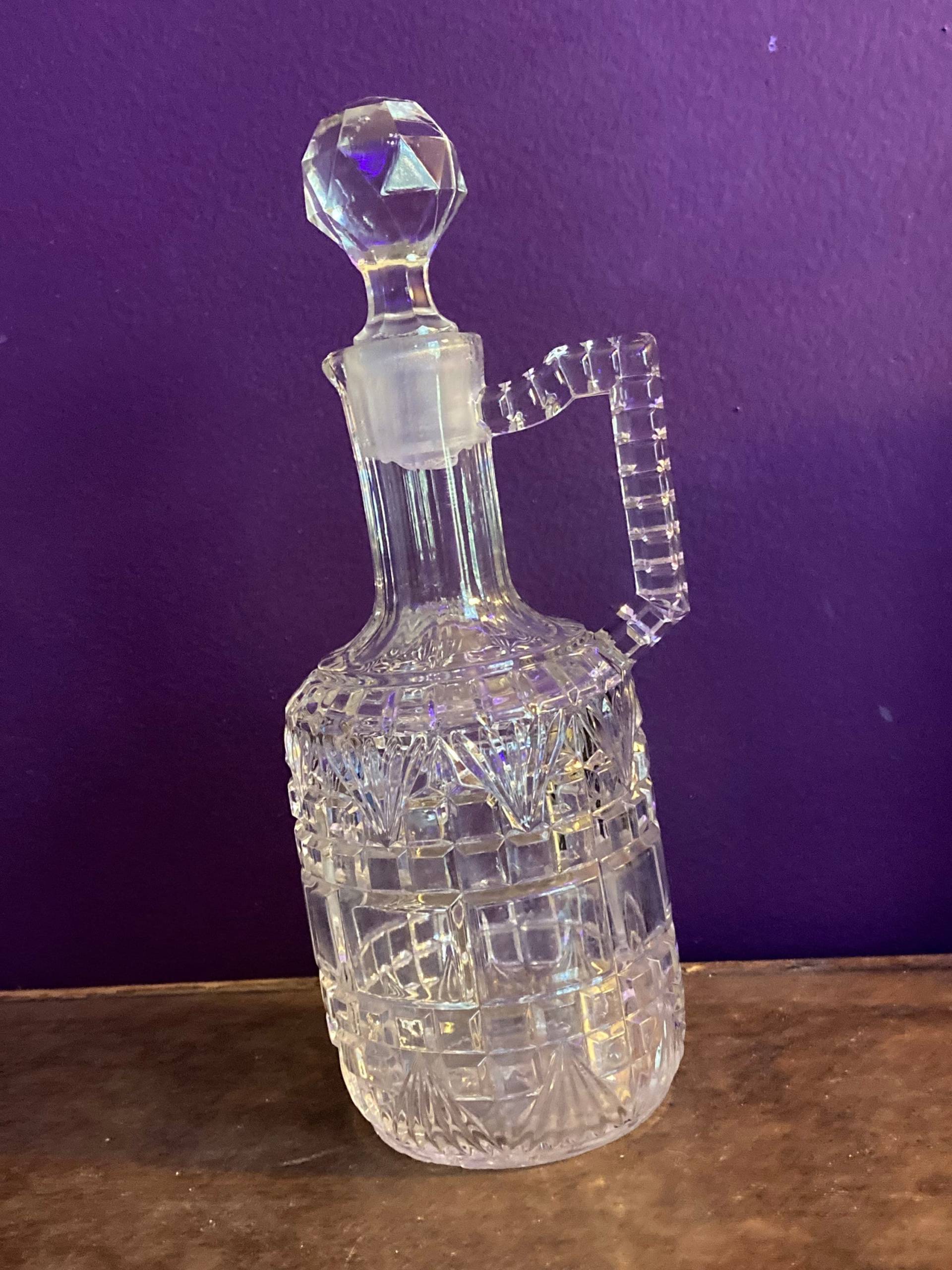 Geschliffener Glasbehälter Mit Stopper Und Henkel von 3LadysAntiques