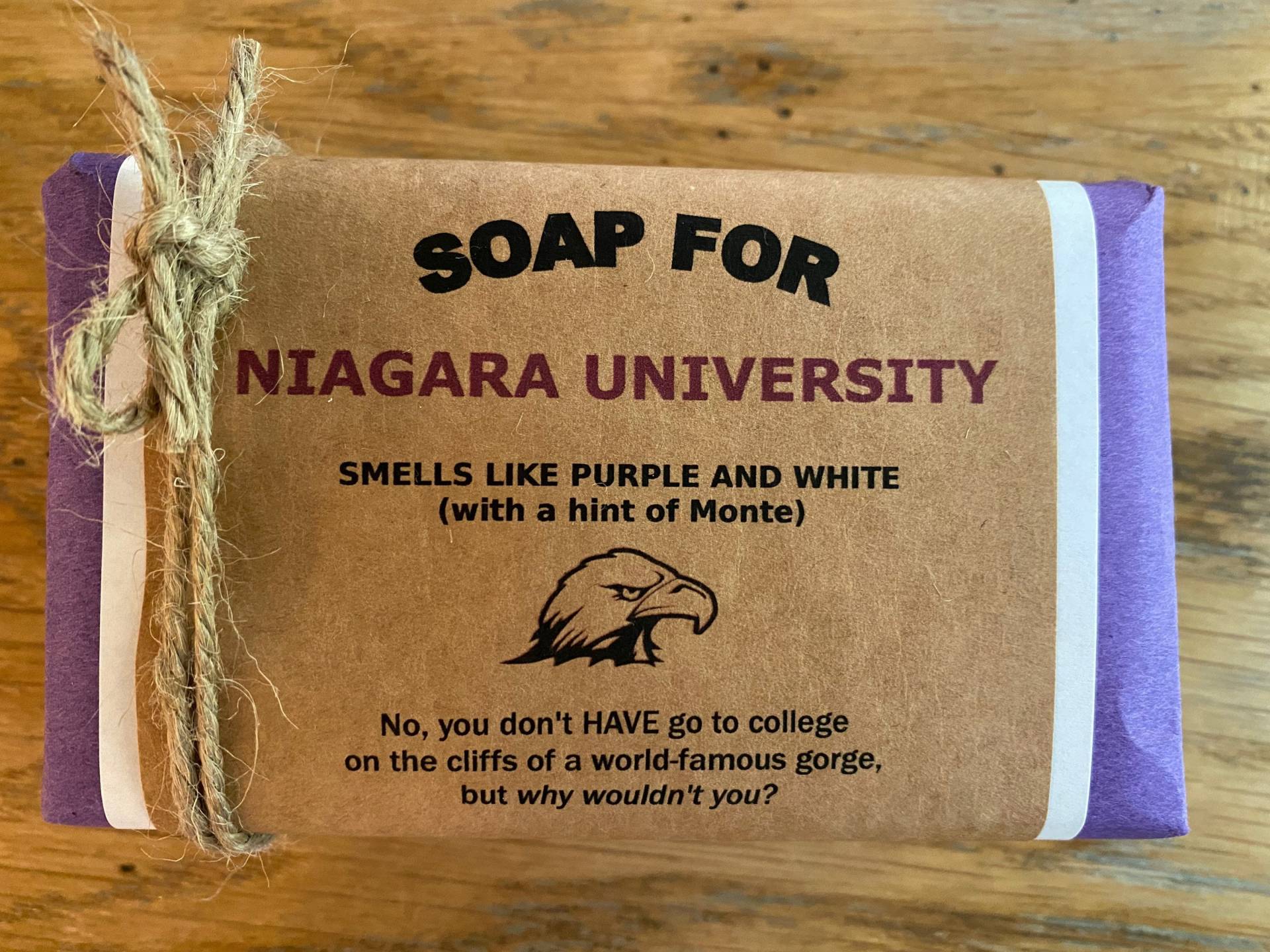 Niagara Universitätsseife - Universitätsgeschenk Seife College Geschenk Studenten Graduierung Nu Soap Go Purple Eagles von DopeSoapzz