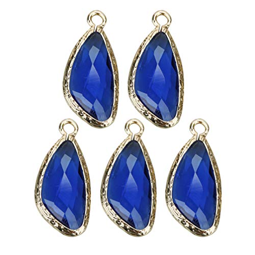 5 STÜCKE Kristallperlen Charms Kristallglas Stein Anhänger Charms Unregelmäßige Heilstein Charms for die Herstellung von Halskettenschmuck(Blue) von AEVQWEZNC