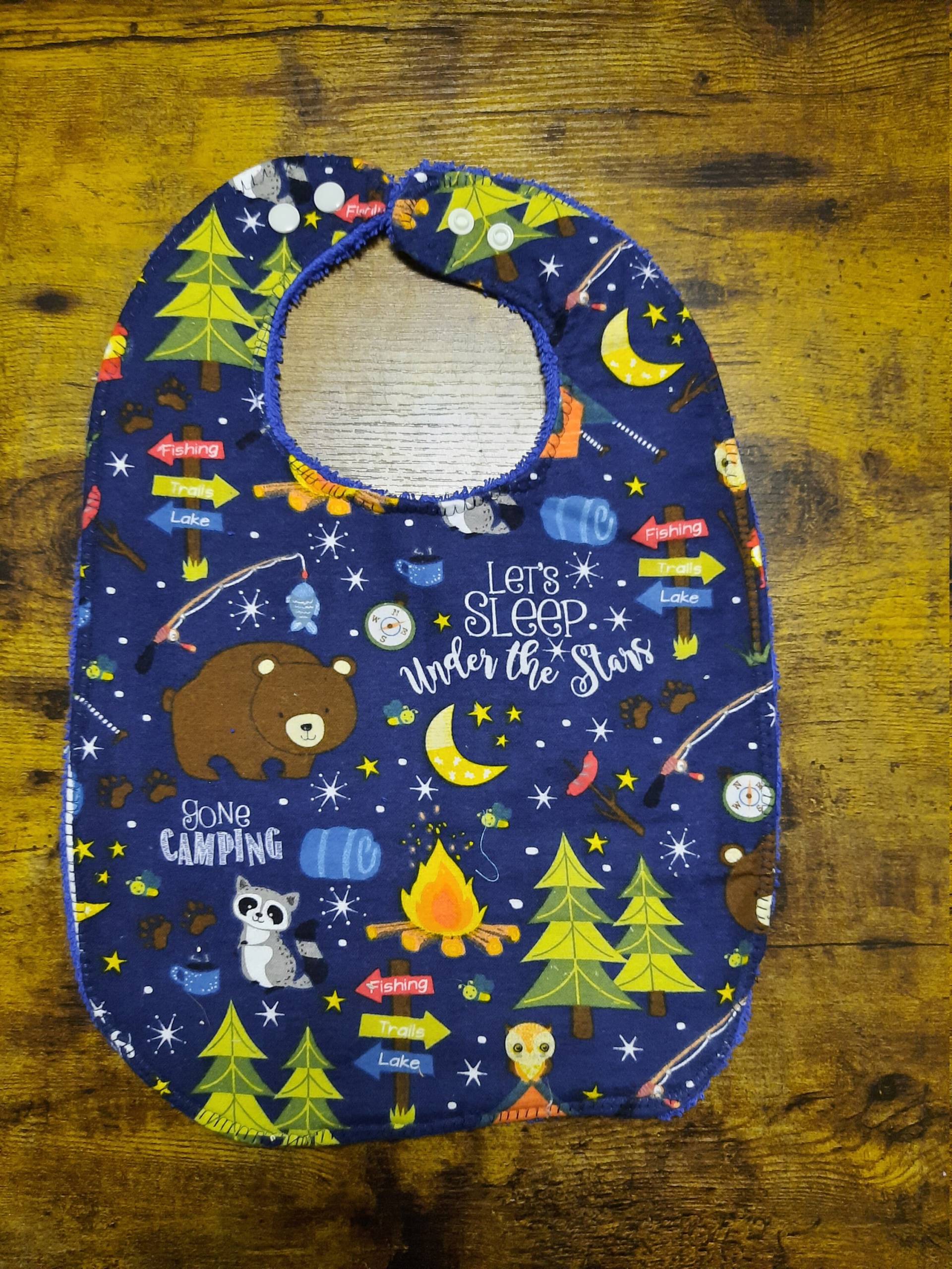 Gone Camping Special Needs Kleinkind Bibs von AJsBibBoutique