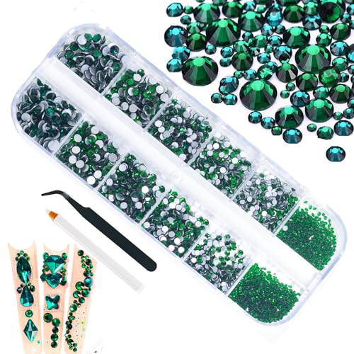 4200Stk grün Strass Nagel Edelsteine Smaragd grün Runde Flatback Steine Verschiedene SS6-SS20 zu K9 Glas, grüne Nagelkristalle Juwelen Nail Art Nail Charms für Nägel Augen Gesicht Make-up Handwerk DIY von ALOCIAM