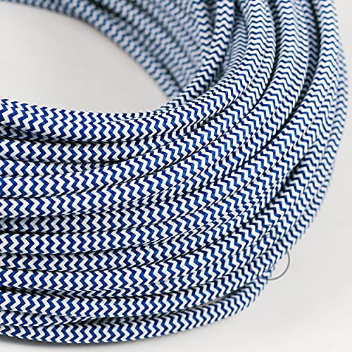 Amarcords - Textilkabel für Lampen WEISS-BLAUES ZICKZACK, rund, Seide, 1 Meter, mit Erdung 3x0,75 - Stoffkabel mit farbigem vintage Stoff überzogen für Kronleuchter, Wandlampen und Lampenschirme Amarcords - Textilkabel für Lampen WEISS-BLAUES ZICKZACK, rund, Seide, 1 Meter, mit Erdung 3x0,75 - Stoffkabel mit farbigem vintage Stoff überzogen für Kronleuchter, Wandlampen und Lampenschirme von AMARCORDS