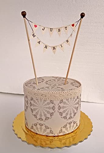 Amazing Buntings, Just Married Cake Topper, handgefertigte Hochzeits-Wimpelkette, Banner, vollständig montierte Partydekoration mit lebensmittelechten Stangen, rote Herzen, klein Amazing Buntings, Just Married Cake Topper, handgefertigte Hochzeits-Wimpelkette, Banner, vollständig montierte Partydekoration mit lebensmittelechten Stangen, rote Herzen, klein von amazing buntings