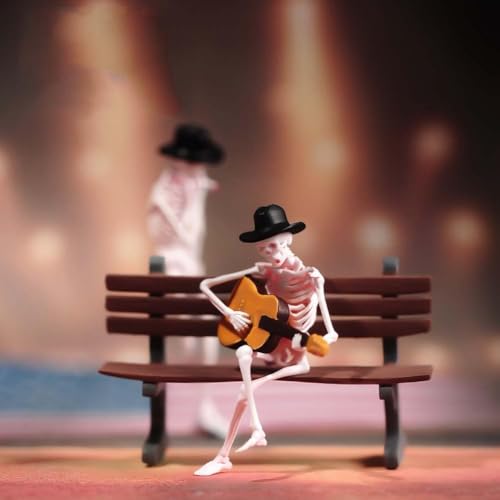AMITD Halloween Mini Skeleton Figurine Decoration, Halloween Skeleton Ornaments, Playing The Guitar Skeleton with Hat Figure, Skeleton Decor Gift (Colored, 1/24) von AMITD