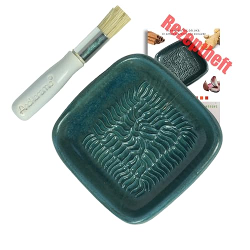 ANCKERAMIC® Ceramico Reibeteller & Backpinsel mit Naturborsten, Set aus Keramik für Knoblauch, Ingwer, Muskat, Handmade (Cadet/Flieder) von ANCKERAMIC