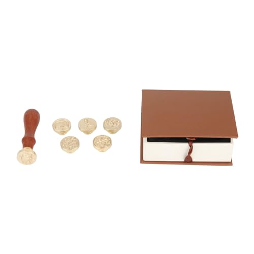 DIY -Versiegelungswachs -Briefmarken -Kit mit 5 Kupferstempelköpfen und Holzgriff für Partyeinladungen Umhülle Weinverpackung Unterschriften und Grußkarten Retro klassischer Stil DIY -Versiegelungswachs -Briefmarken -Kit mit 5 Kupferstempelköpfen und Holzgriff für Partyeinladungen Umhülle Weinverpackung Unterschriften und Grußkarten Retro klassischer Stil von ANKROYU