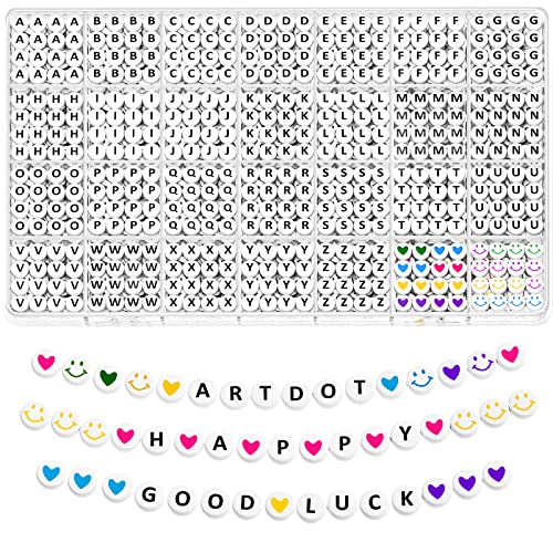 ARTDOT 1400 Stück A-Z Buchstabenperlen, Alphabet Perlen für Armbänder, 7 mm Perlen zum Auffädeln, Armbänder Selber Machen Buchstaben Perlen und Bunte Smiley Herz Perlen für Schmuck DIY Crafts von ARTDOT