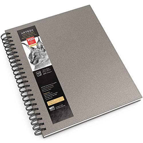 Arteza Skizzenbuch mit Spiralbindung, 22.9x30.5 cm, grauer Skizzenblock, 100 Blatt, 68 lb/100 GSM, Hardcover-Sketchbook, für Bleistifte, Kohle, Kugelschreiber, Wachsmalstifte & andere trockene Medien Arteza Skizzenbuch mit Spiralbindung, 22.9x30.5 cm, grauer Skizzenblock, 100 Blatt, 68 lb/100 GSM, Hardcover-Sketchbook, für Bleistifte, Kohle, Kugelschreiber, Wachsmalstifte & andere trockene Medien von ARTEZA