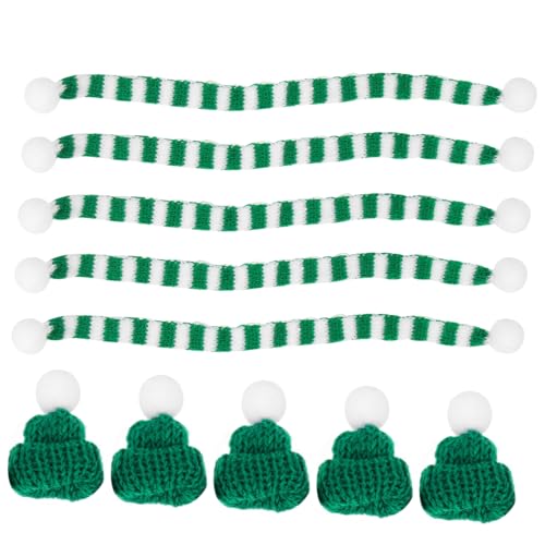 ARTSEWPLY 5 Sätze Mini Weihnachtsmützen und Schals aus Weihnachtliche Flaschendeko Handliche Xmas Bottle Covers Vielseitige Weinflaschen Accessoires für Festliche Tischdekoration ARTSEWPLY 5 Sätze Mini Weihnachtsmützen und Schals aus Weihnachtliche Flaschendeko Handliche Xmas Bottle Covers Vielseitige Weinflaschen Accessoires für Festliche Tischdekoration von ARTSEWPLY