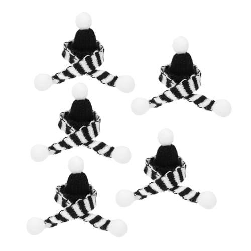 ARTSEWPLY 5 Sätze Weihnachtsdeko Mini Wollmützen mit Schwarzen Weißen Pompons und Schwarzen Weißen Schals für Weinflaschen Festliche Flaschenhüte Dekorative Flaschenaccessoires für von ARTSEWPLY