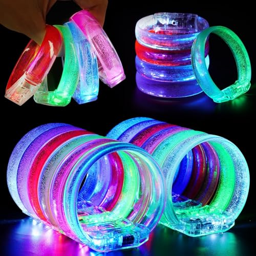 AUAUY 12 Stück LED Leuchtarmbänder Blinkende Armbänder in der Dunkelheit Party Zubehör Glowstick Armband, Beleuchtendes Spielzeug für Geburtstagsparty Geschenke, Armreif für Kinder Erwachsene AUAUY 12 Stück LED Leuchtarmbänder Blinkende Armbänder in der Dunkelheit Party Zubehör Glowstick Armband, Beleuchtendes Spielzeug für Geburtstagsparty Geschenke, Armreif für Kinder Erwachsene von AUAUY