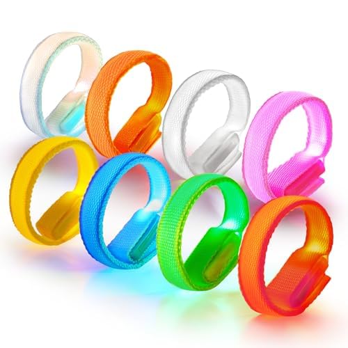 AUAUY 8 Stück LED Leuchtarmbänder Blinkende Armbänder in der Dunkelheit, Armreif für Kinder Erwachsene, Beleuchtendes Spielzeug für Geburtstagsparty Geschenke, Hochzeit, Raves, Konzert, Camping AUAUY 8 Stück LED Leuchtarmbänder Blinkende Armbänder in der Dunkelheit, Armreif für Kinder Erwachsene, Beleuchtendes Spielzeug für Geburtstagsparty Geschenke, Hochzeit, Raves, Konzert, Camping von AUAUY