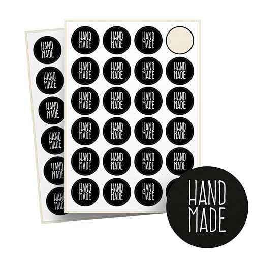 Aufkleber Handmade with Love – 48 Stück auf Bogen – Recyclingpapier, rund – Ø 4 cm – als Sticker oder Etiketten für Hochzeit, Weihnachten – handgemacht, Marmeladen, Kerzen - SCHWARZ HANDMADE Aufkleber Handmade with Love – 48 Stück auf Bogen – Recyclingpapier, rund – Ø 4 cm – als Sticker oder Etiketten für Hochzeit, Weihnachten – handgemacht, Marmeladen, Kerzen - SCHWARZ HANDMADE von AUSGEWÄHLT Verpackt