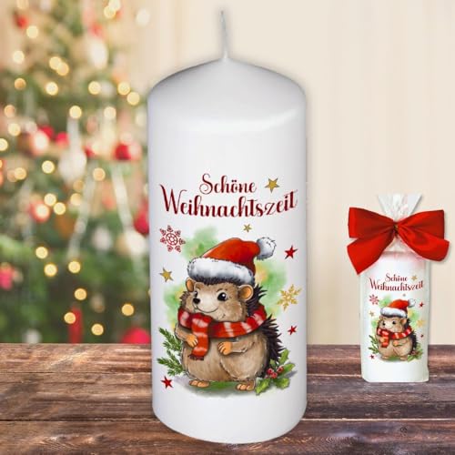 Weihnachtskerze Stumpenkerze –Schöne Weihnachtszeit Igel - Kerze in Geschenkverpackung mit Schleife zu Weihnachten | moderne Motive auf Tattoofolie Schiebefolie Weihnachtskerze Stumpenkerze –Schöne Weihnachtszeit Igel - Kerze in Geschenkverpackung mit Schleife zu Weihnachten | moderne Motive auf Tattoofolie Schiebefolie von AV Andrea Verlag