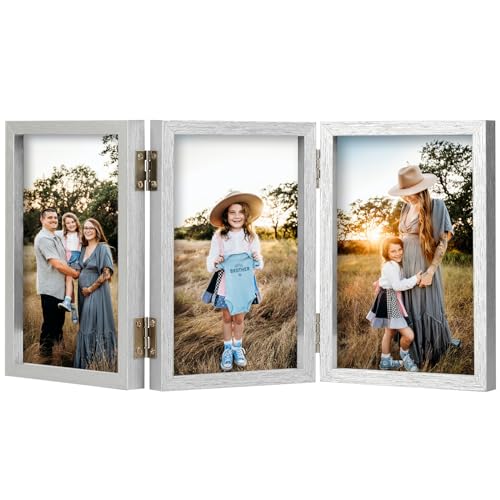 Bilderrahmen 10 x 15 cm, silberfarben, Dreifach-Bilderrahmen Collage 10 x 15 cm aus Holz mit Glasfront, Fotorahmen klappbarer Standfuß für vertikale Aufstellung auf dem Schreibtisch Bilderrahmen 10 x 15 cm, silberfarben, Dreifach-Bilderrahmen Collage 10 x 15 cm aus Holz mit Glasfront, Fotorahmen klappbarer Standfuß für vertikale Aufstellung auf dem Schreibtisch von AVEAX