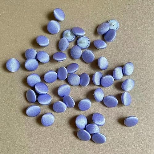 50 Stück/Los Bunte Satin-Stoffknöpfe für Hochzeitskleider, Rückenmantel, Hemd, DIY-Kleidungsdekoration (1 m Schnallenseil in gleicher Farbe senden) - Hellviolett - Durchmesser 1,1 cm von AYHTUD