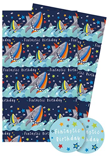 Abacus Cards Geschenkpapier 12621A Geburtstagshaie Geschenkpapier-Set mit 2 Bögen und 2 Etiketten, plastikfrei und vollständig recycelbar, mehrfarbig Abacus Cards Geschenkpapier 12621A Geburtstagshaie Geschenkpapier-Set mit 2 Bögen und 2 Etiketten, plastikfrei und vollständig recycelbar, mehrfarbig von Abacus Cards