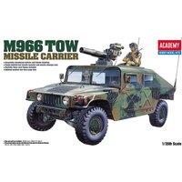 M-966 mit TOW von Academy Plastic Model