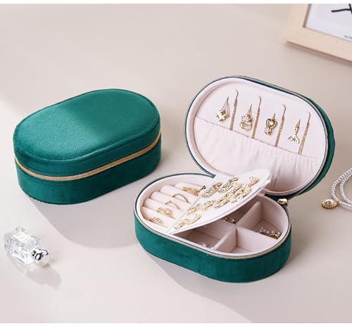 AiiBowy Kleines Reise Schmuckkästchen für Damen, Schmuckaufbewahrung, Schmuckschatulle Klein Samt, Schmuckbox, Jewelry Organizer, für Ohrringe, Halsketten, Ringe, Geschenk Hochzeit - Grün von AiiBowy