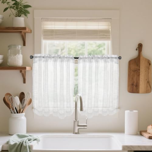 Aimeke 2er Set Scheibengardine Küche, Bistrogardine Weiß, Halbtransparent Küchengardinen B 63,5 × H 63 cm Kurzgardinen für Kleine Fenster Küche Balkontür Wohnwagen Aimeke 2er Set Scheibengardine Küche, Bistrogardine Weiß, Halbtransparent Küchengardinen B 63,5 × H 63 cm Kurzgardinen für Kleine Fenster Küche Balkontür Wohnwagen von Aimeke
