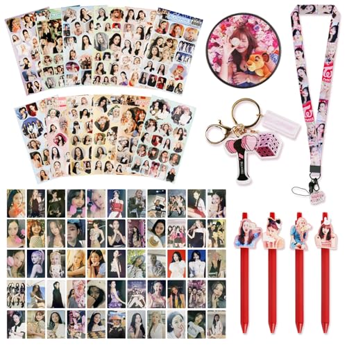 74Pcs Blackpink Fanartikel Blackpink Merch Geschenkset – 55 Fotos Karten, Lanyard, Aufkleber, Stifte, Acryl-Schlüsselanhänger & Telefonhalter - perfektes Set für Fans 74Pcs Blackpink Fanartikel Blackpink Merch Geschenkset – 55 Fotos Karten, Lanyard, Aufkleber, Stifte, Acryl-Schlüsselanhänger & Telefonhalter - perfektes Set für Fans von Ainvliya