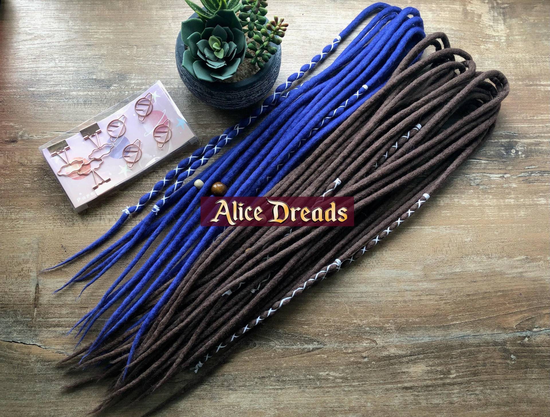 Braun Blau Set Dreadlockverlängerungen Wolle Für Dreads Boho Style Zöpfe 45-60 cm Braun Blau Set Dreadlockverlängerungen Wolle Für Dreads Boho Style Zöpfe 45-60 cm von AliceDreads