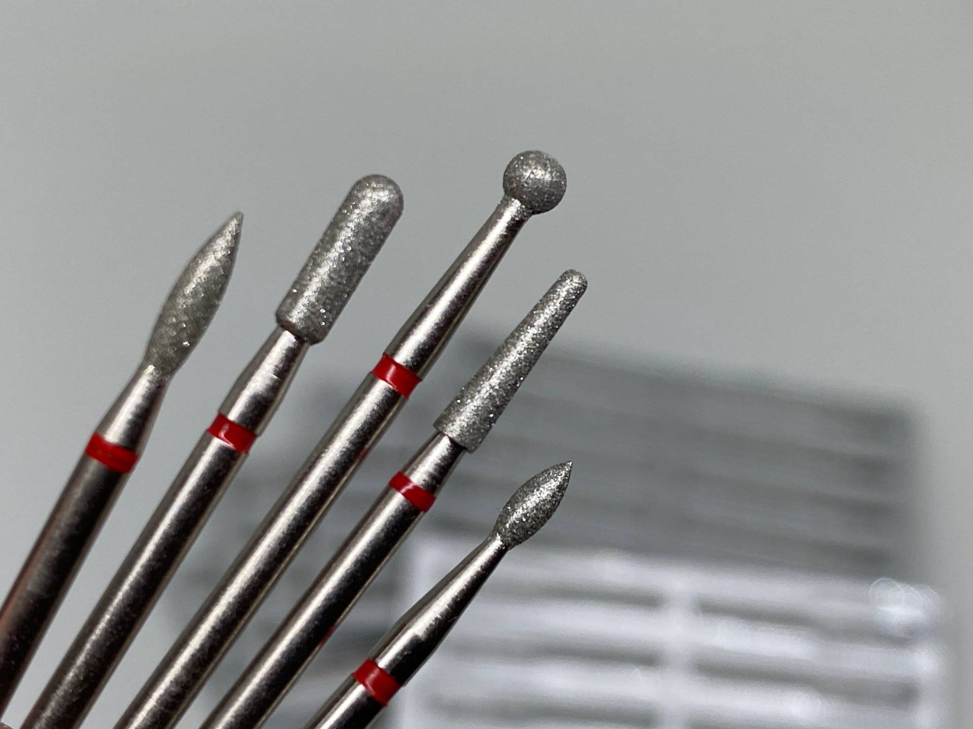 Set Mit 5 Hochwertigen Diamantnagelfeile-Bits, Professionelle Diamantfräsern, Maniküre -/Pediküre-Nagelbohrer, Hergestellt in Russland Set Mit 5 Hochwertigen Diamantnagelfeile-Bits, Professionelle Diamantfräsern, Maniküre -/Pediküre-Nagelbohrer, Hergestellt in Russland von AllJewelry4You