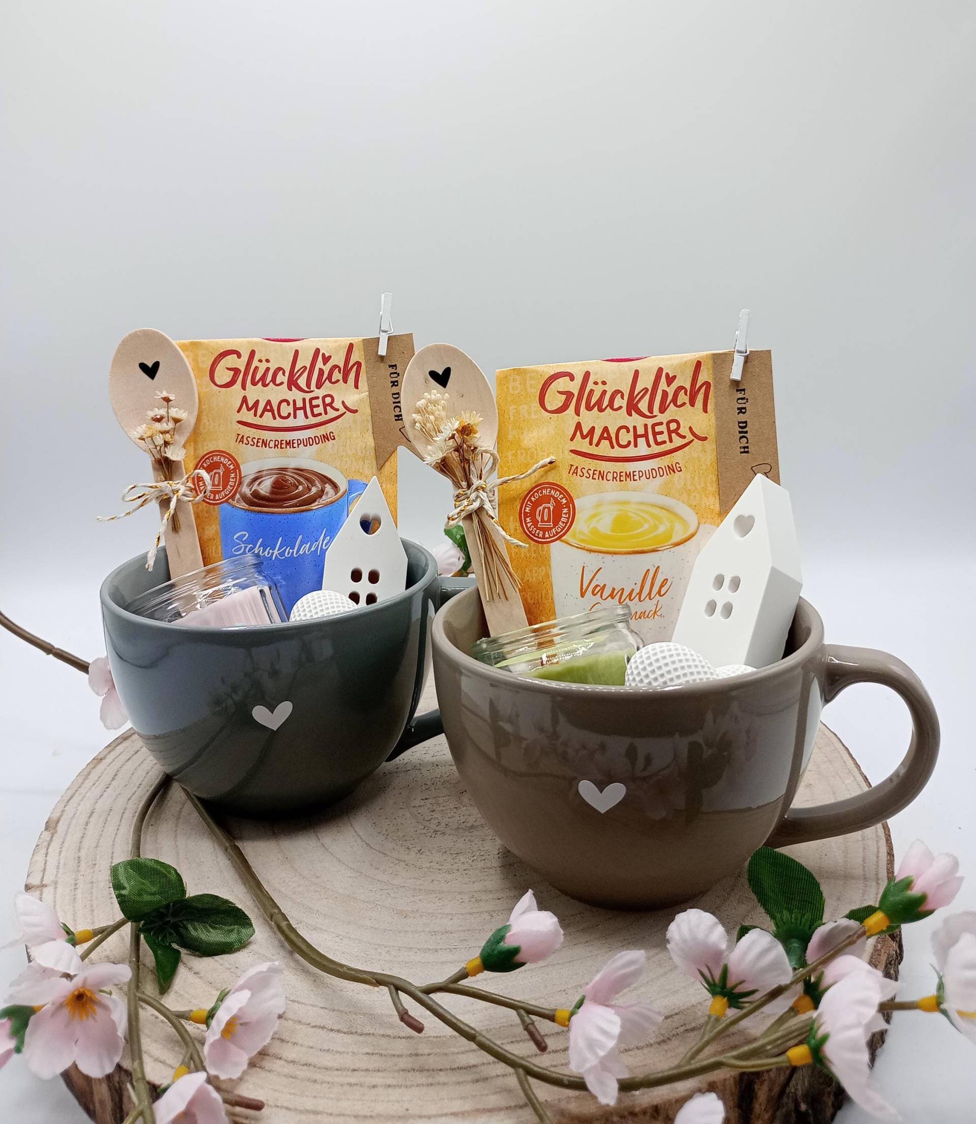 1x Geschenkset Tasse Mit Pudding | Glücklichmacher Kerze Häuschen Geschenk Zum Geburtstag Auswahl 1x Geschenkset Tasse Mit Pudding | Glücklichmacher Kerze Häuschen Geschenk Zum Geburtstag Auswahl von AllgaeuRebellen