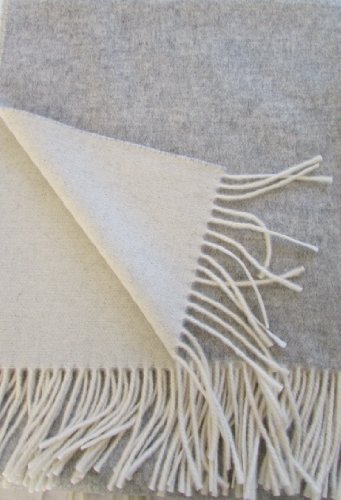 Kaschmir Plaid doppelseitig Silber/Creme in dem Geschenk Karton, 50% Kaschmir 50% Merinowolle 135x185 cm Kaschmir Plaid doppelseitig Silber/Creme in dem Geschenk Karton, 50% Kaschmir 50% Merinowolle 135x185 cm von Alpenwolle