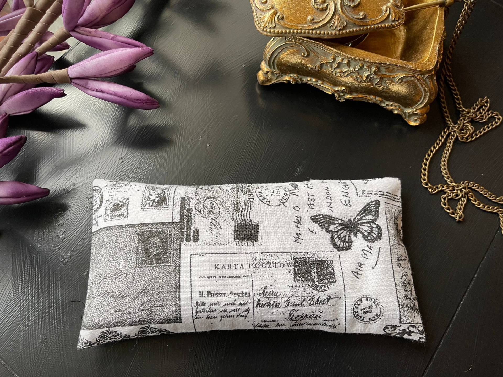 Yoga Augenkissen Briefe Retro, Bio-Leinsamen, Bio-Lavendel, Waschbar Entspannung Meditation Reise Relax Schlaf Spa Wellness Kühlkissen Yoga Augenkissen Briefe Retro, Bio-Leinsamen, Bio-Lavendel, Waschbar Entspannung Meditation Reise Relax Schlaf Spa Wellness Kühlkissen von Alrunalovelace