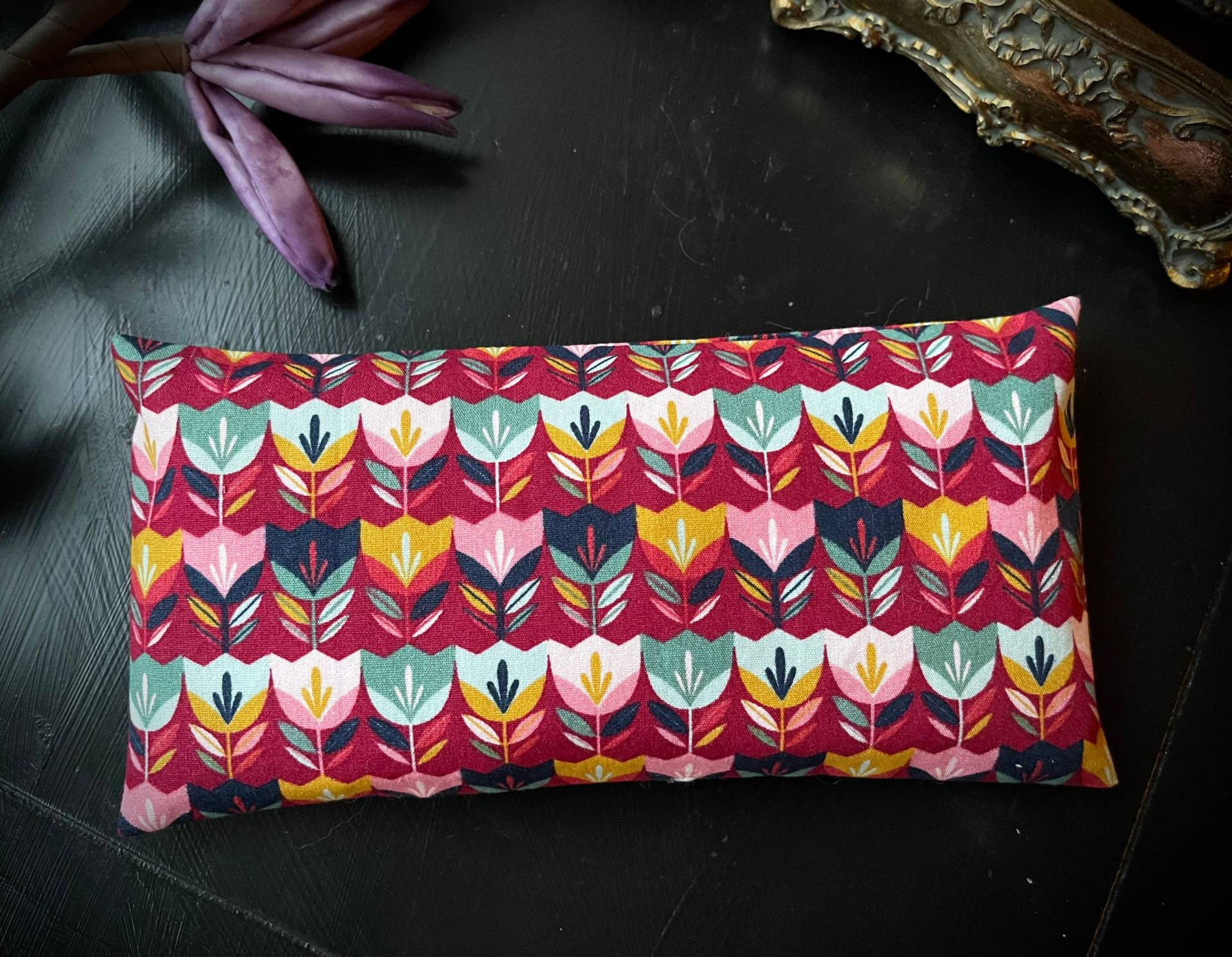 Yoga Augenkissen Bunte Tulpen, Retro Look, Bio-Leinsamen & Bio-Lavendel, Waschbar Entspannung Meditation Relax Schlaf Wellness Kühlkissen Yoga Augenkissen Bunte Tulpen, Retro Look, Bio-Leinsamen & Bio-Lavendel, Waschbar Entspannung Meditation Relax Schlaf Wellness Kühlkissen von Alrunalovelace