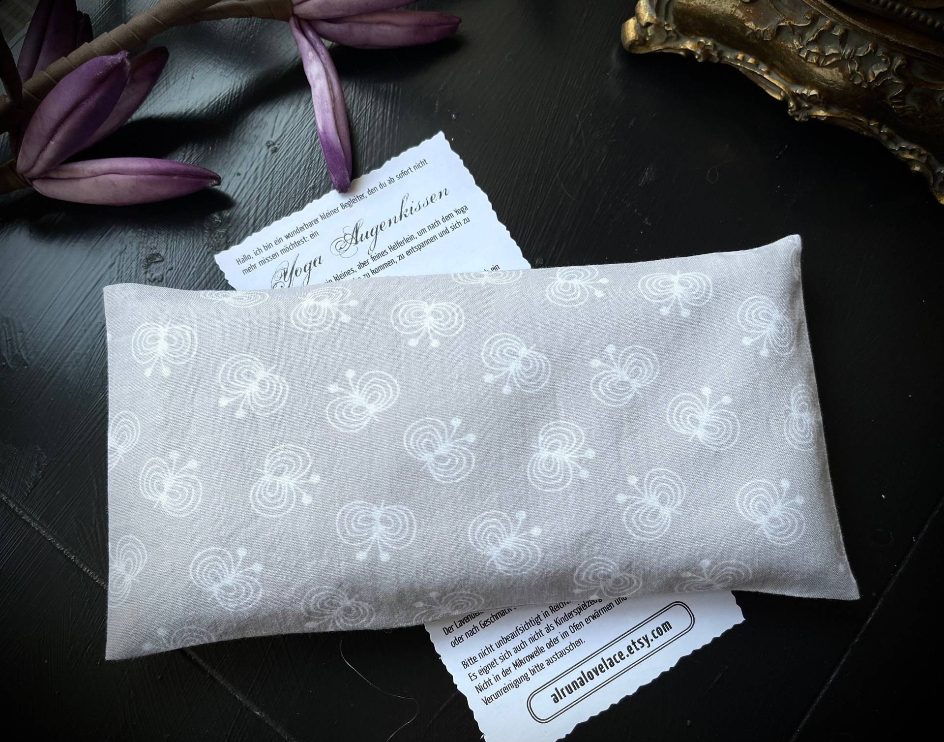 Yoga Augenkissen Feine Schmetterlinge, Bio-Leinsamen & Bio-Lavendel, Waschbar Entspannung Meditation Reise Relax Schlaf Wellness Kühlkissen Yoga Augenkissen Feine Schmetterlinge, Bio-Leinsamen & Bio-Lavendel, Waschbar Entspannung Meditation Reise Relax Schlaf Wellness Kühlkissen von Alrunalovelace