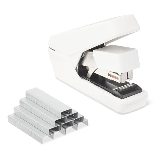 Amazon Basics Bürotacker, robuste Ausführung, müheloses Heften, 40 Blatt Kapazität, 1000 flache Heftklammern, Weiß, 12,1 x 3,6 x 8,6 cm von Amazon Basics