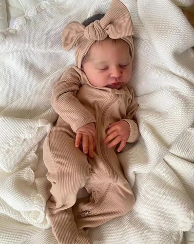 Anano Lifelike Reborn Baby Puppen Laura 19 inch Weiches Tuch Körper Realistische Schlafpuppe mit Kleidung Geschenk Set für Kinder Alter 3+ Anano Lifelike Reborn Baby Puppen Laura 19 inch Weiches Tuch Körper Realistische Schlafpuppe mit Kleidung Geschenk Set für Kinder Alter 3+ von Anano