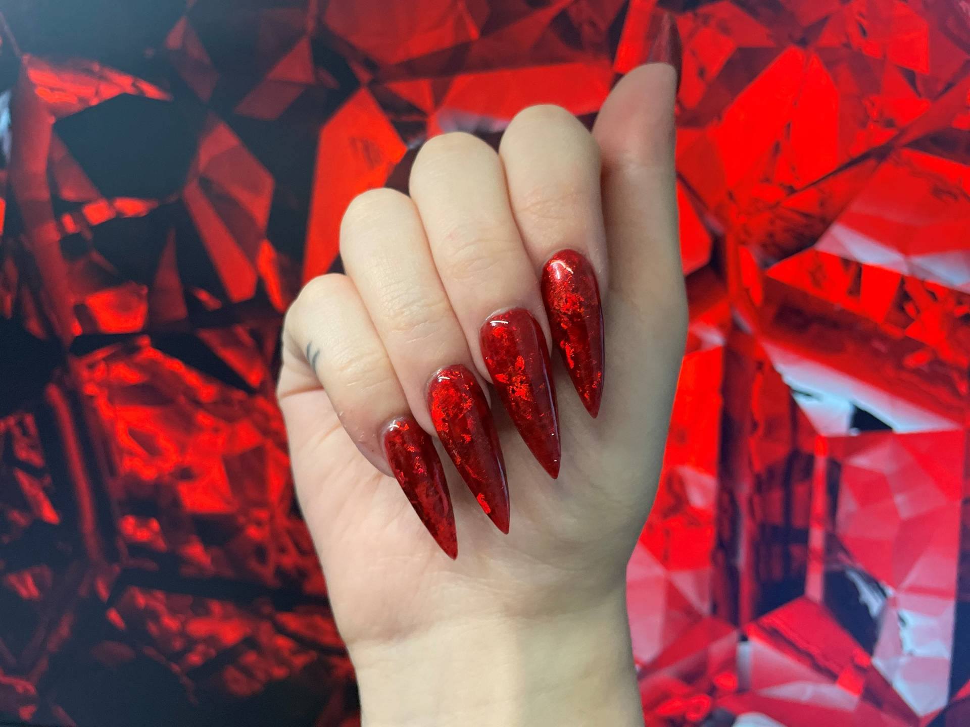 Crystal Rote Nägel | "Rubin" Luxus Stiletto Nägel Drücken Sie Auf Gel Handgemachte Alle Größen & Formen von AndysNails