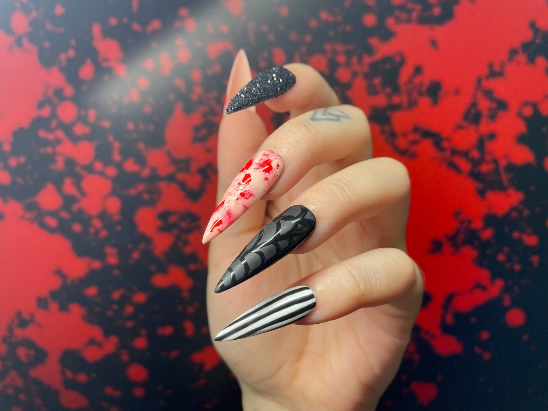 Halloween-Nägel | „Blutig" Goth Alternative Nägel Anpassbares Drücken Auf Gelpolitur Handgefertigt von AndysNails