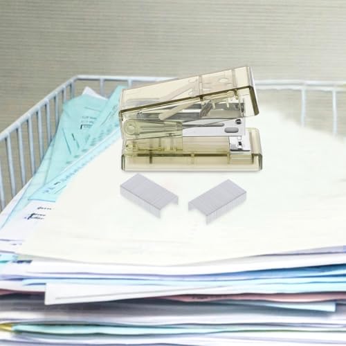 Angoily Transparenter Mini heftgerät Kunststoff Heftklammer Büroklammer Handhefter Leicht Tragbar Schüler Bürobedarf Grün Praktisch Für Schule Home Office Angoily Transparenter Mini heftgerät Kunststoff Heftklammer Büroklammer Handhefter Leicht Tragbar Schüler Bürobedarf Grün Praktisch Für Schule Home Office von Angoily