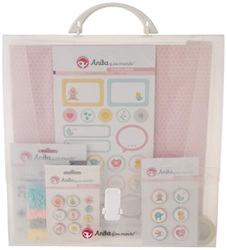 Anita & Seine Welt Kollektion Unsere Peque Kit Koffer für Scrapbooking (Papier, Aufkleber, Embleme, Brads Epoxy, Stempel, Aufkleber), Papier, mehrfarbig, 30,5 x 30,5 cm von Anita y Su Mundo