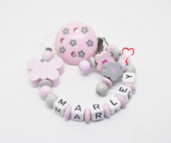 Schnullerkette Mit Namen Mädchen Personalisiert Blümchen Rosa Geburt Taufe Babygeschenk Babyparty Schnullerkette Mit Namen Mädchen Personalisiert Blümchen Rosa Geburt Taufe Babygeschenk Babyparty von AnniLieblingsstuecke