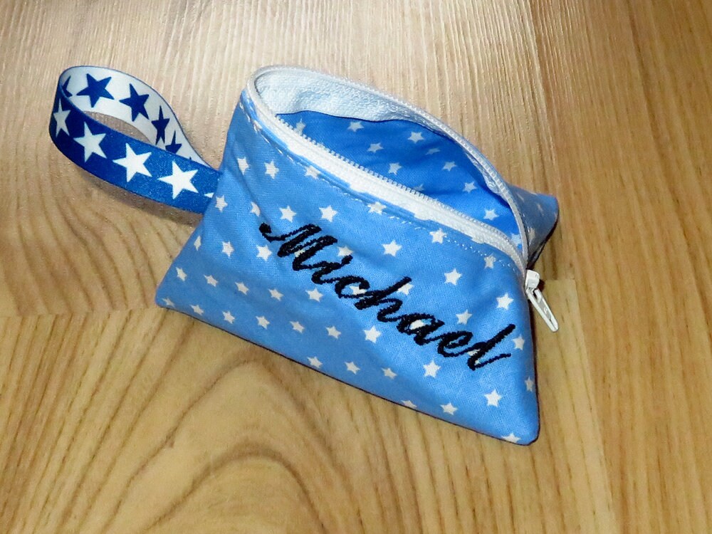 Schnullertasche Mit Namen Bestickt Geschenk Zur Geburt Babygeschenk Unisex Blau Sternen Schnullertasche Mit Namen Bestickt Geschenk Zur Geburt Babygeschenk Unisex Blau Sternen von AnnimannieB