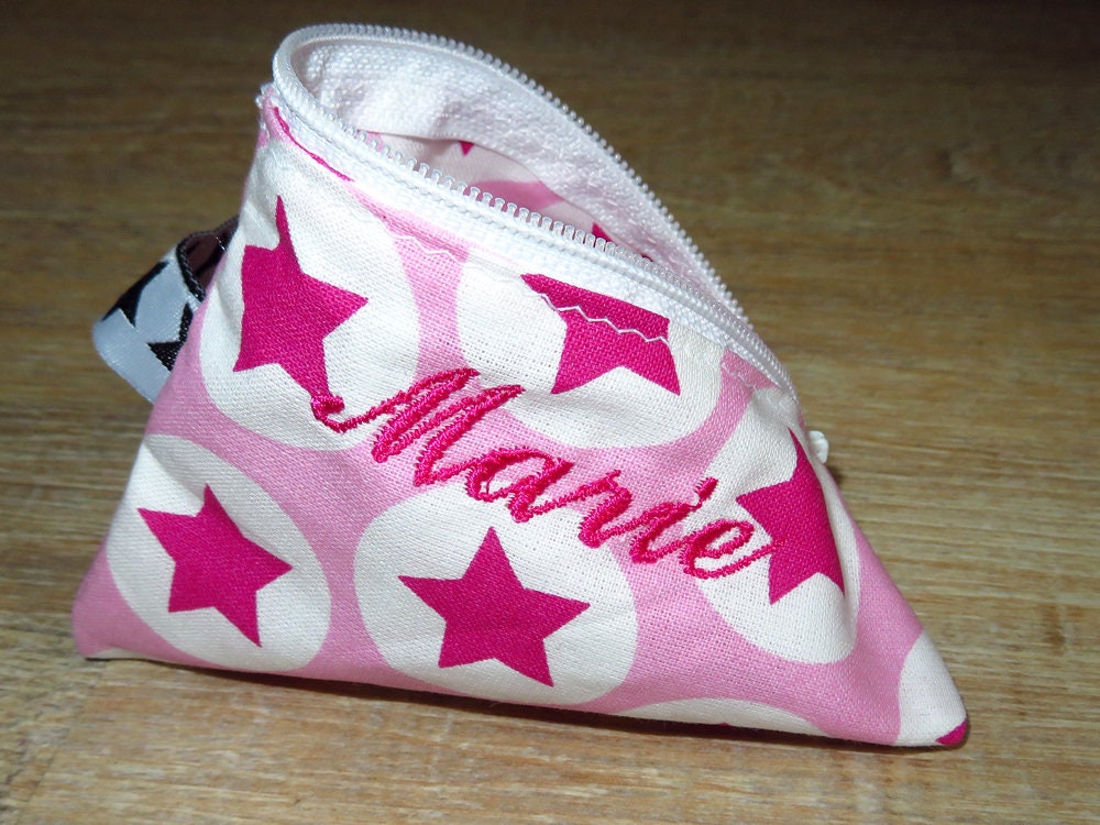 Schnullertasche Mit Namen Bestickt Personalisiert Babygeschenk Mädchen Rosa Pink Sterne Schnullertasche Mit Namen Bestickt Personalisiert Babygeschenk Mädchen Rosa Pink Sterne von AnnimannieB
