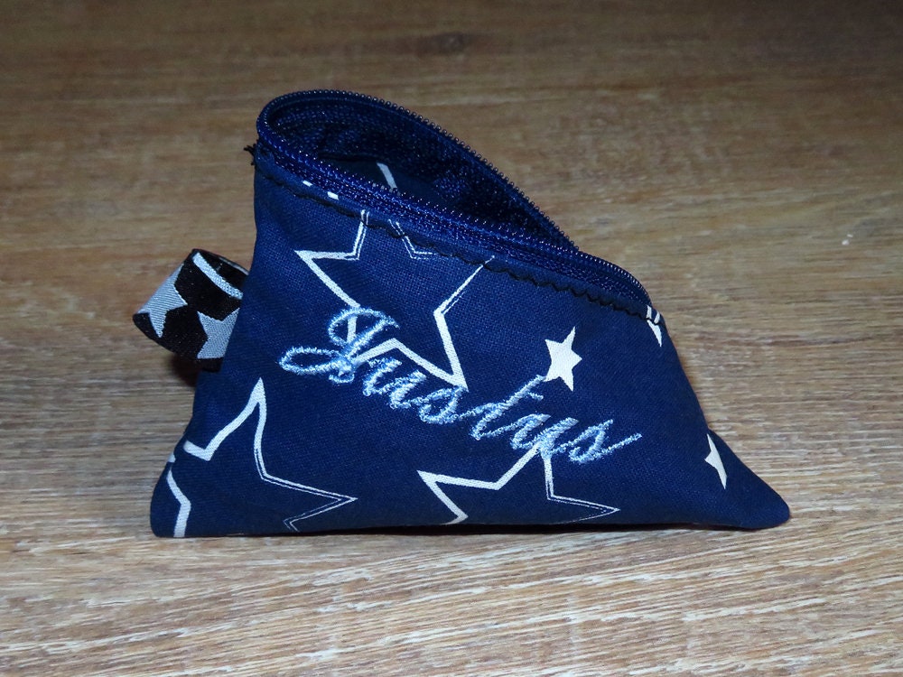 Schnullertasche Mit Namen Bestickt Personalisiert Geschenk Zur Geburt Babygeschenk Dunkelblau Sternen Schnullertasche Mit Namen Bestickt Personalisiert Geschenk Zur Geburt Babygeschenk Dunkelblau Sternen von AnnimannieB
