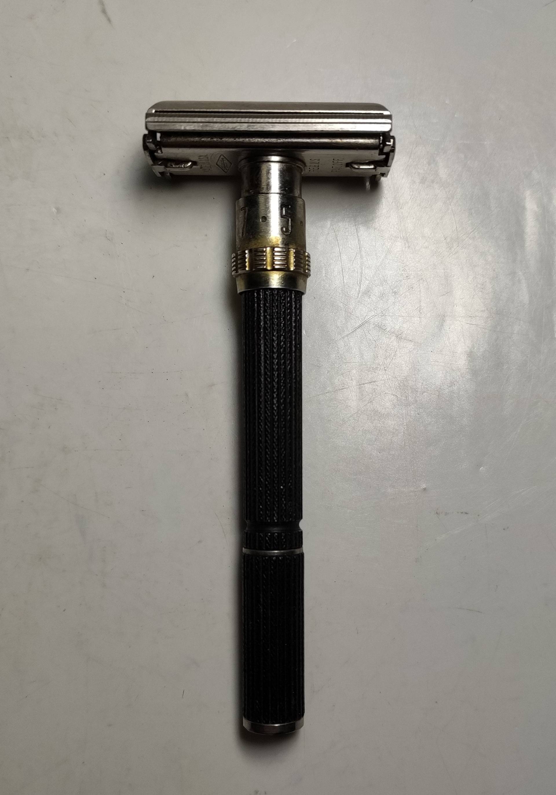 Vintage Gillette Verstellbares Rasiermesser in Tollem Zustand Vintage Gillette Verstellbares Rasiermesser in Tollem Zustand von AntiquesGiftsArt