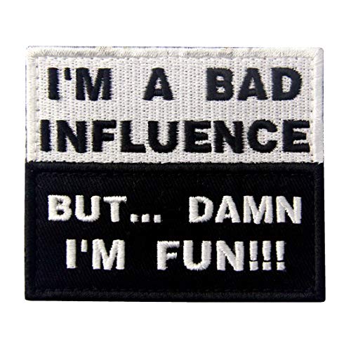 Antrix Aufnäher mit Aufschrift "I'm A Bad Influence But I'm Fun", Klettverschluss, bestickt, 8 x 6,3 cm Antrix Aufnäher mit Aufschrift "I'm A Bad Influence But I'm Fun", Klettverschluss, bestickt, 8 x 6,3 cm von Antrix