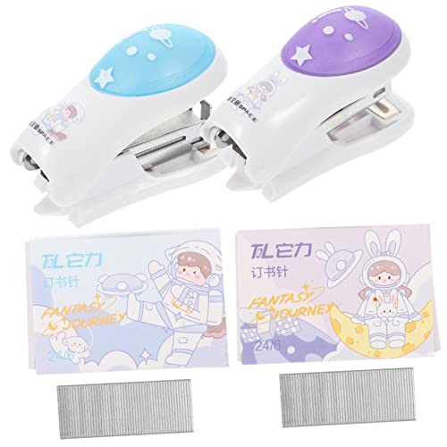 ARTIBETTER 2 Sätze Handheld Stapler im Astronauten Design Tragbarer Hefter für Ergonomischer und Stabiler Tacker für Büro und Schule ARTIBETTER 2 Sätze Handheld Stapler im Astronauten Design Tragbarer Hefter für Ergonomischer und Stabiler Tacker für Büro und Schule von Artibetter