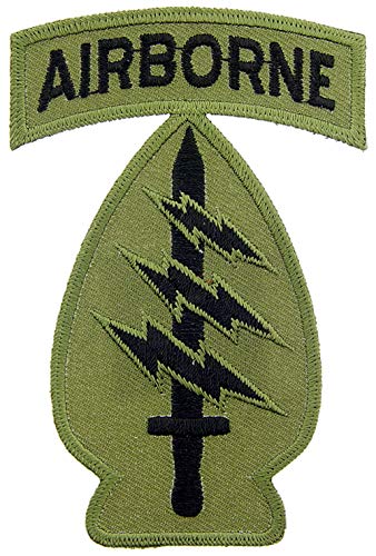 United States Army Special Forces Airborne A/B Subdued Woodland / Green Pfeilspitze Patch mit Aufbügelkleber von Artisan Owl