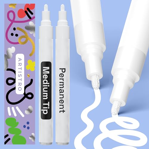 Artistro Permanent Marker Weiß - 2 Stück Acrylstifte Weiß - Wasserfest Filzstift mit 3 mm Spitze, Schnell Trocknender Glanzlackmarker für Textil, Stein, Keramik, Glas, Holz, Metall, Karton Artistro Permanent Marker Weiß - 2 Stück Acrylstifte Weiß - Wasserfest Filzstift mit 3 mm Spitze, Schnell Trocknender Glanzlackmarker für Textil, Stein, Keramik, Glas, Holz, Metall, Karton von Artistro