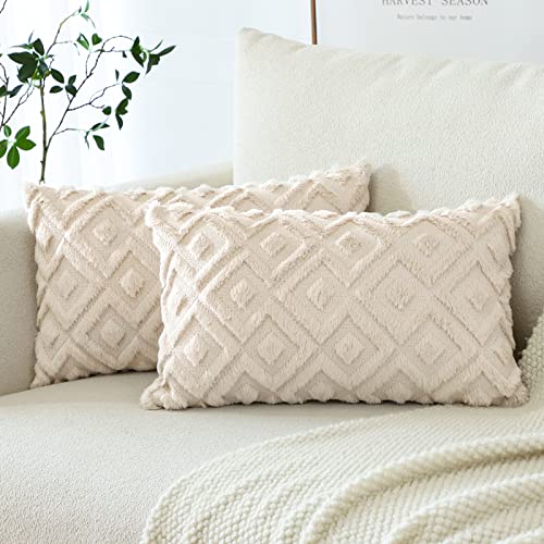 Artscope 2er Set Wolle Kissenbezüge Weicher Plüsch Kurzer Wollsamt Dekokissenbezuge Luxuriöses Sofakissen Boho Kissenhülle für Sofa Schlafzimmer Geometrische Creme Beige, 30x50cm Artscope 2er Set Wolle Kissenbezüge Weicher Plüsch Kurzer Wollsamt Dekokissenbezuge Luxuriöses Sofakissen Boho Kissenhülle für Sofa Schlafzimmer Geometrische Creme Beige, 30x50cm von Artscope