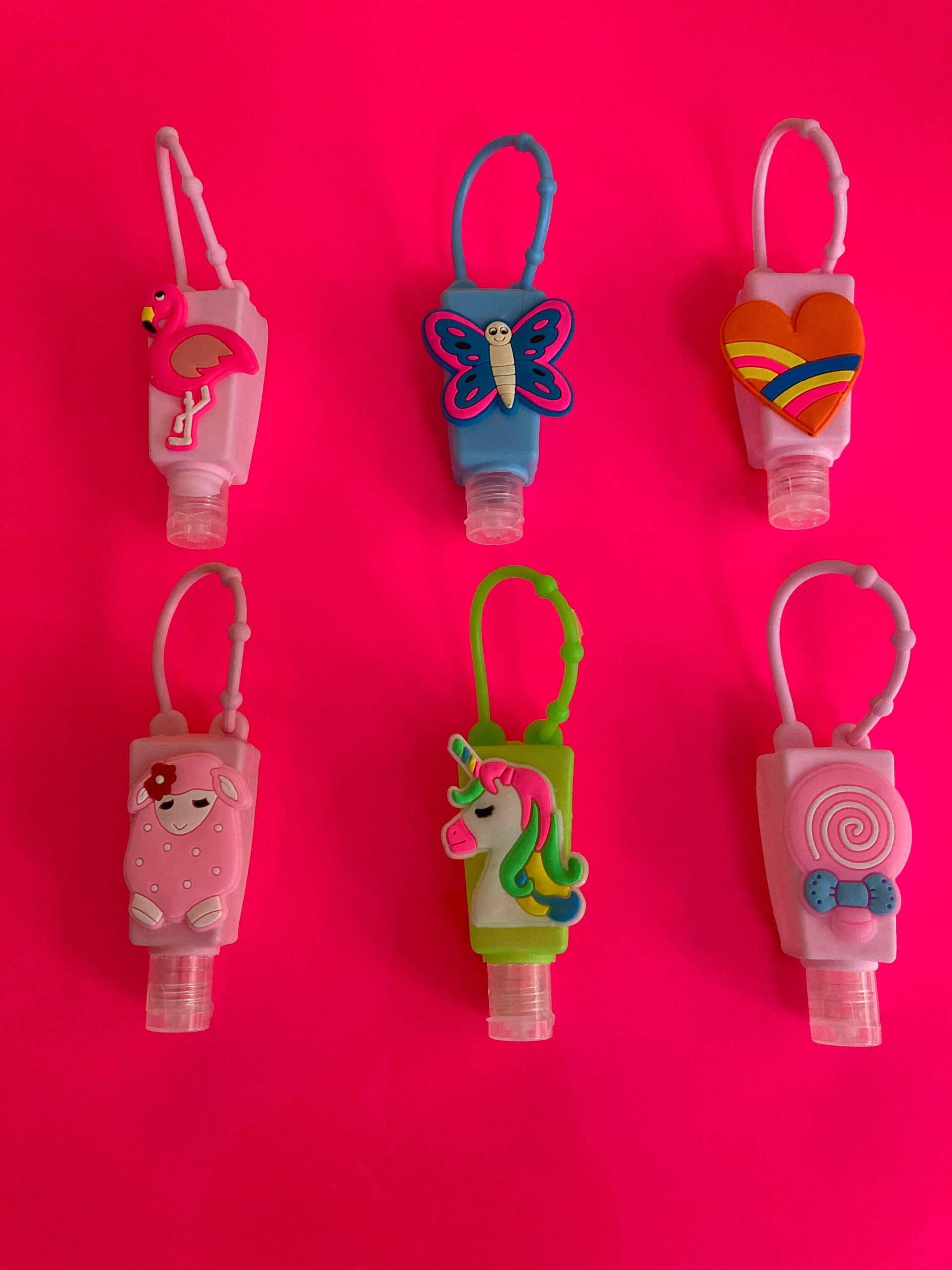To Go - Süßer Desinfektionsbehälter Gesundheit Anhänger Tasche Koffer Reisetasche Rucksack Kinder Mädchen Junge Mitbringsel Reise Hygiene To Go - Süßer Desinfektionsbehälter Gesundheit Anhänger Tasche Koffer Reisetasche Rucksack Kinder Mädchen Junge Mitbringsel Reise Hygiene von AtelierCatHamburg